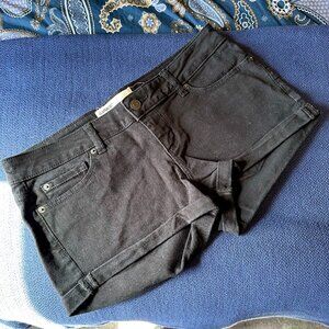 Garage Women's black jean Flirty mid-rise shorts, Size 7 (M)